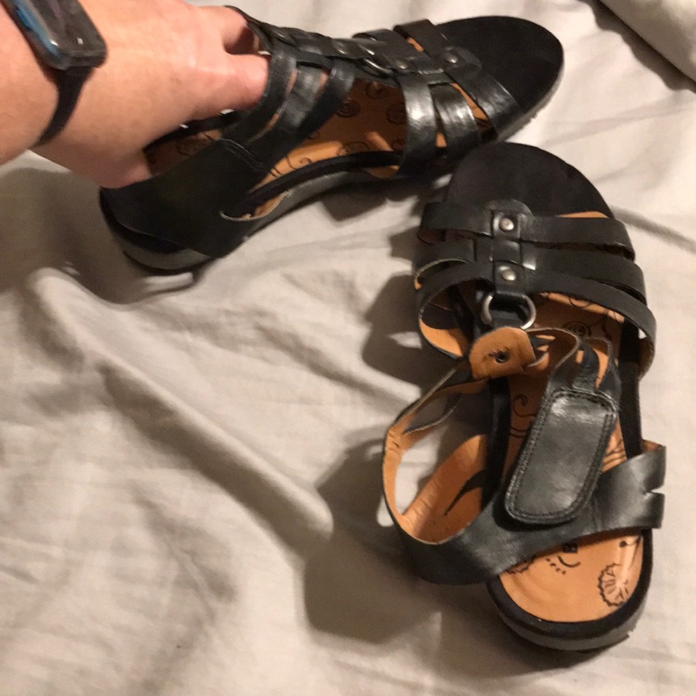 Batetrap Sandals